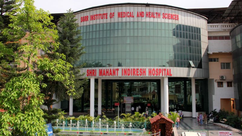 श्री महंत इन्दिरेश अस्पताल के डाॅक्टरों ने जीबी सिंड्रोम वायरस से पीड़ित मरीज़ को दिया नया जीवन