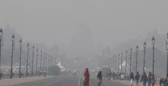 दिल्ली गैस चैंबर में हुई तब्दील, गंभीर श्रेणी में पहुंची हवा की गुणवत्ता