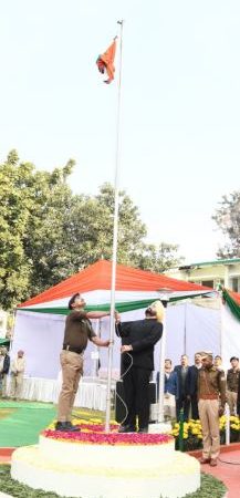 मुख्य सचिव डॉ. एस.एस. संधु ने सचिवालय में फहराया राष्ट्रीय ध्वज 
