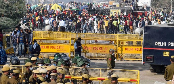 किसान आंदोलन- दिल्ली के बॉर्डर पूरी तरह सील, पुलिस ने जारी किए दिशा- निर्देश